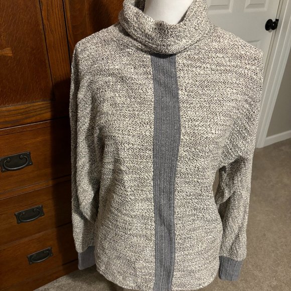 THML Turtleneck sweater - Picture 1 of 5
